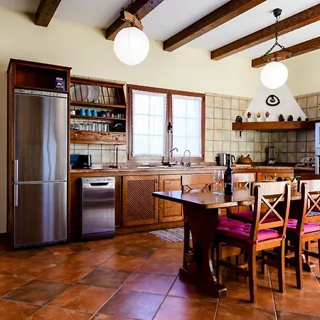 Vila El Mojon With Private Pool In Teguise